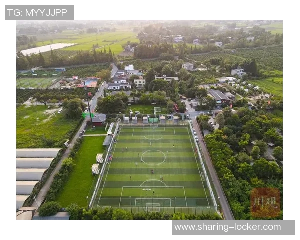 成都足球队的崛起与发展探索:从意识到实践的全景分析 成都足球队的崛起与发展探索:从意识到实践的全景分析