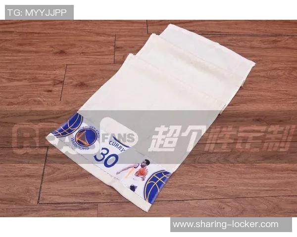 足球明星与毛巾的趣味瞬间揭示他们生活中的另一面