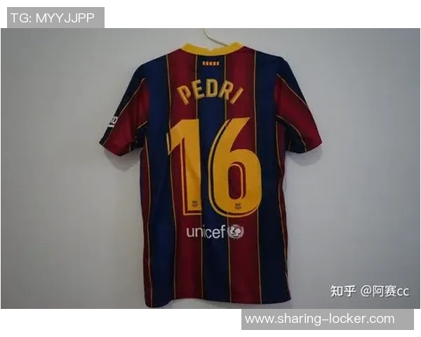 足球明星的球衣色彩大揭秘各国球队风格与文化的完美体现 足球明星的球衣色彩大揭秘各国球队风格与文化的完美体现