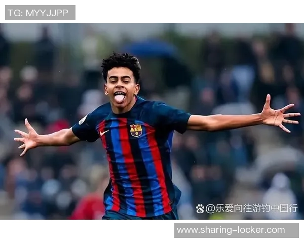 大个子足球明星如何在绿茵场上展现力量与技巧的完美结合