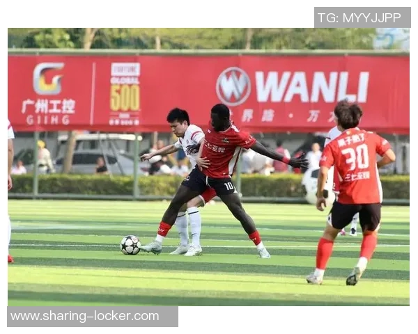 足球明星换球衣瞬间大揭秘精彩瞬间回顾与球迷互动热潮